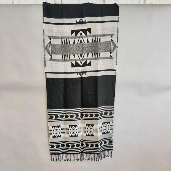 Steve Madden black neutral Aztec southwestern boho blanket scarf One Size 25X80 - Picture 8 of 11